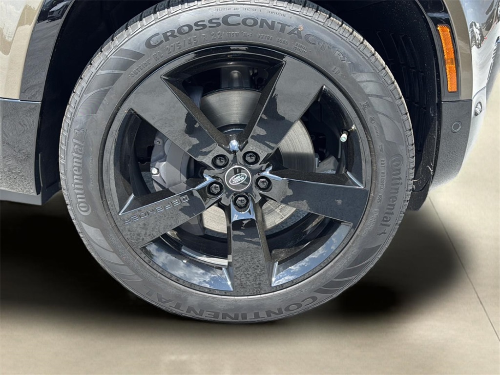 2025 Land Rover Defender 110 X-Dynamic SE photo 21