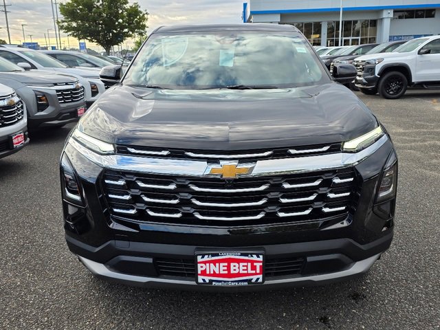 2026 Chevrolet Equinox LT photo 2