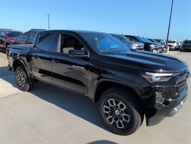 2026 Chevrolet Colorado Z71 photo 2