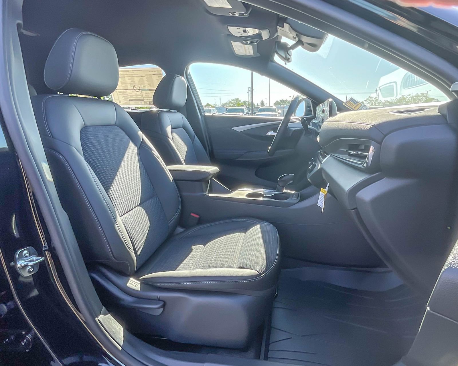 2025 Buick Envista Preferred photo 14