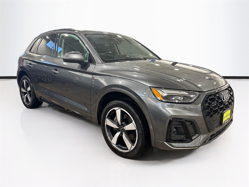2022 Audi Q5 45 S line Premium Plus photo 3