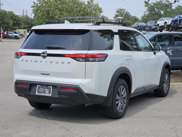 2025 Nissan Pathfinder SV photo 2