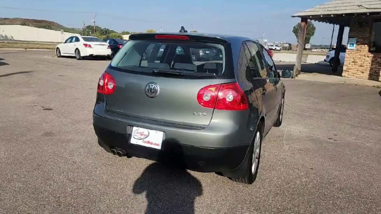 2008 Volkswagen Rabbit photo 2