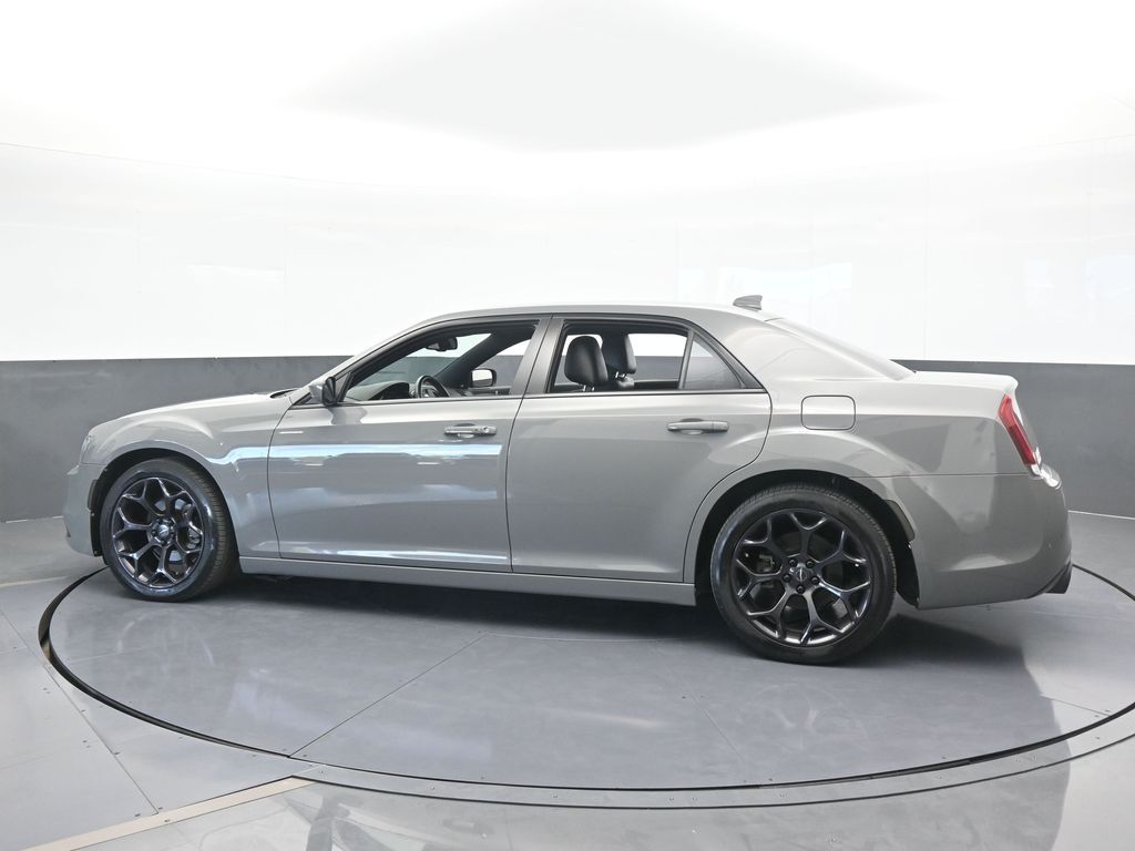 2019 Chrysler 300 S photo 2
