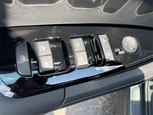 2025 Kia Sportage Plug-In Hybrid X-Line photo 29