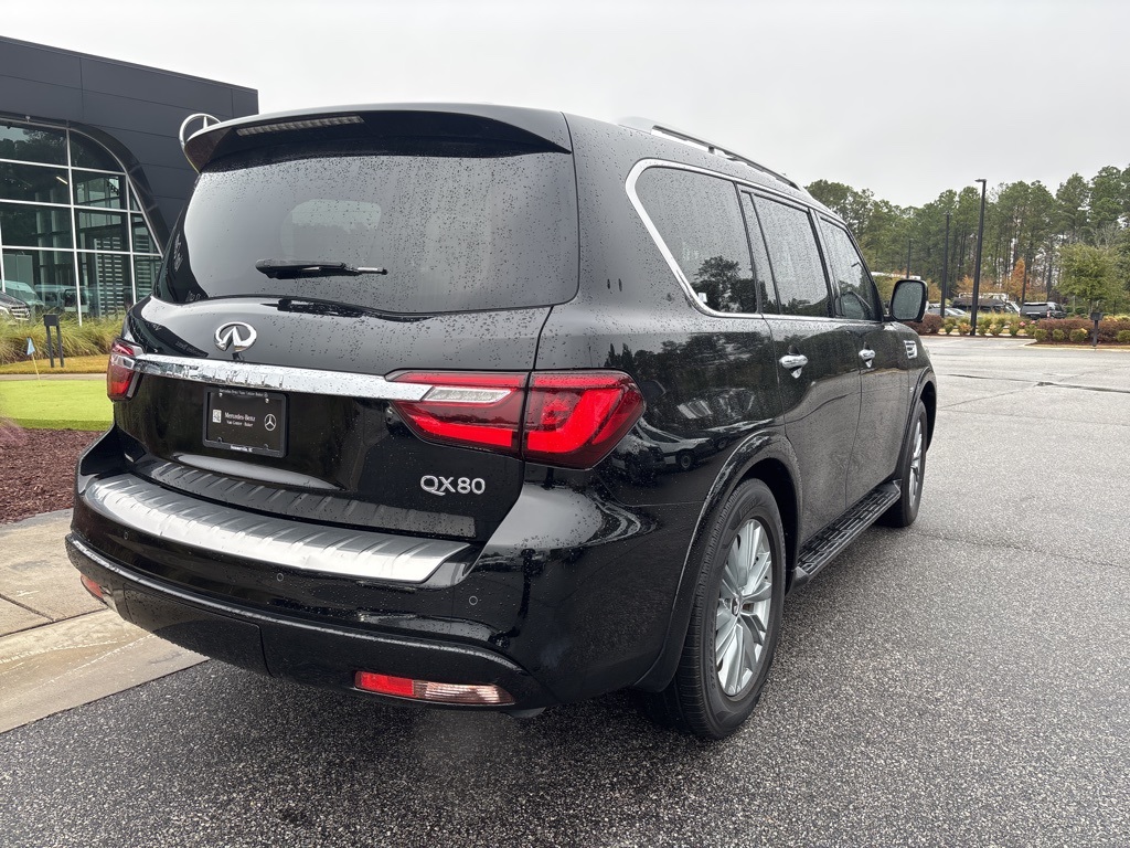 2019 Infiniti QX80 Luxe photo 2