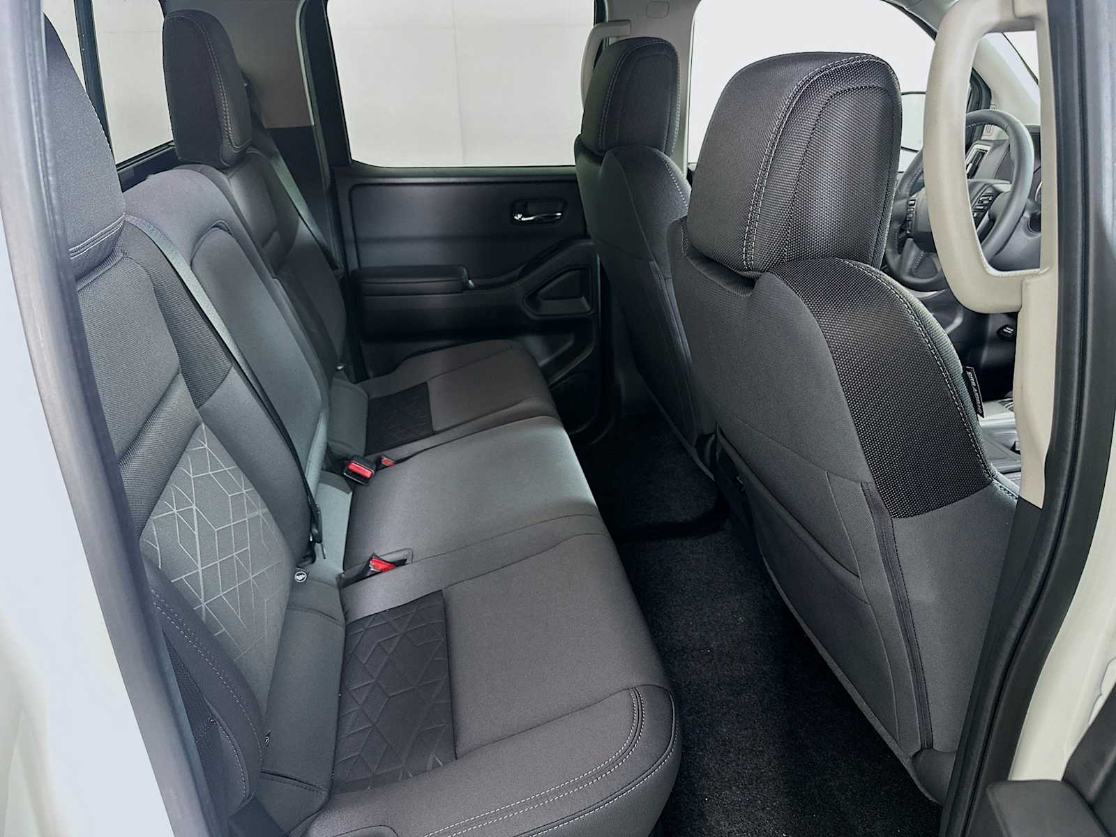 2025 Nissan Frontier SV photo 24