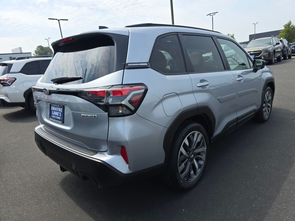 2025 Subaru Forester Touring photo 3