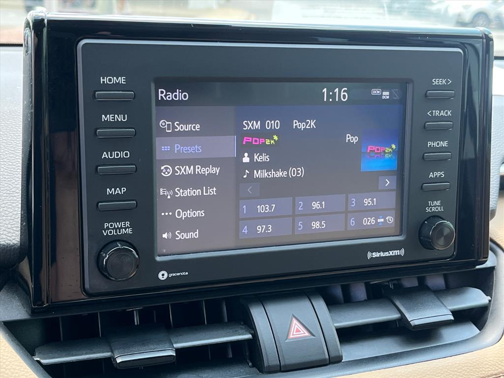 2021 Toyota RAV4 LE photo 9