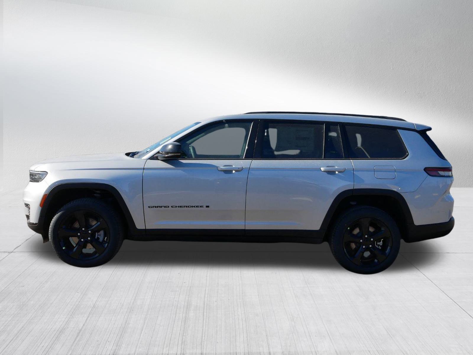 2025 Jeep Grand Cherokee Limited photo 4