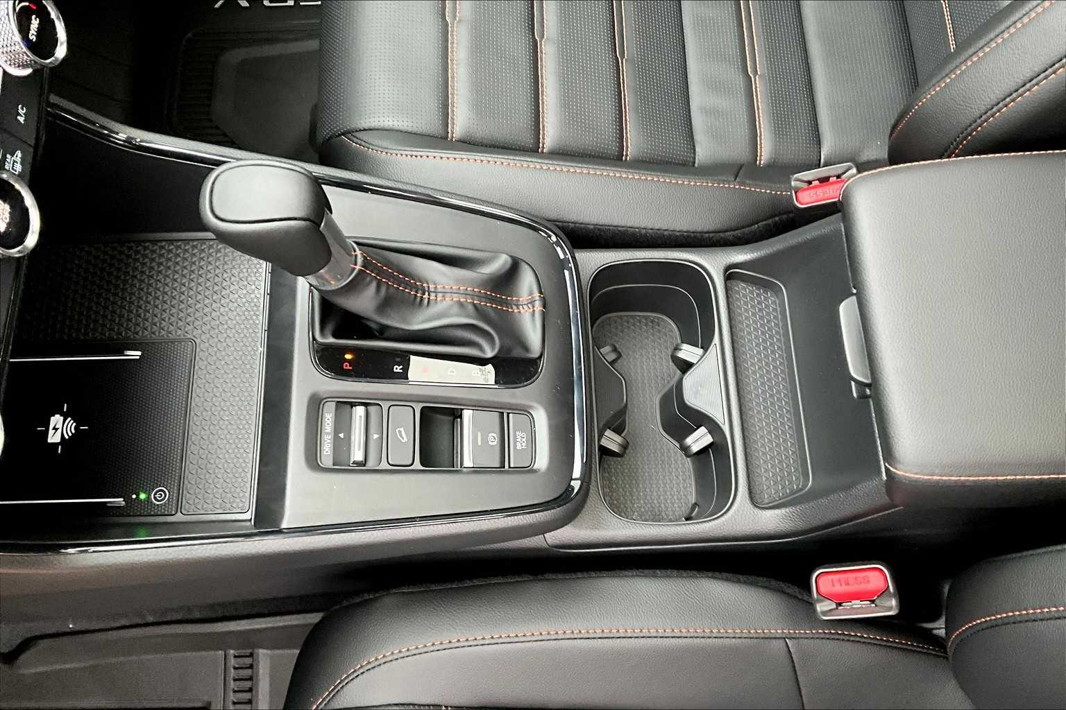 2026 Honda CR-V Hybrid Sport Touring photo 4