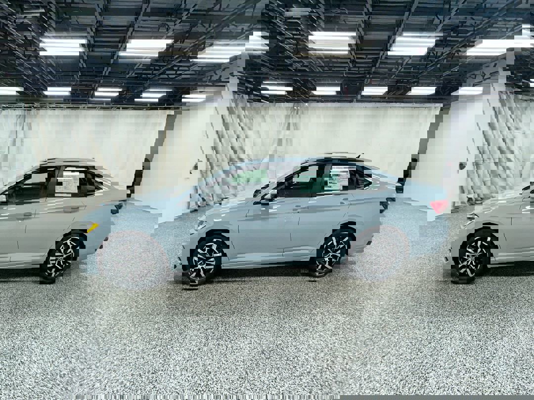 2025 Volkswagen Jetta SE photo 3