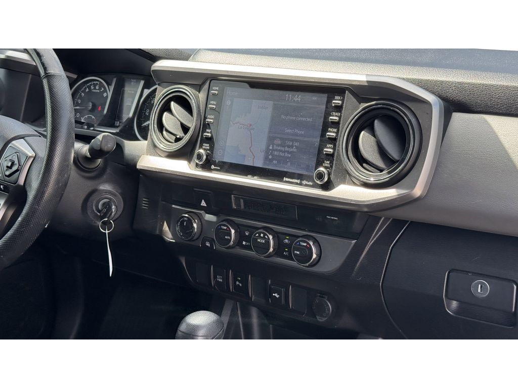 2022 Toyota Tacoma SR5 photo 11