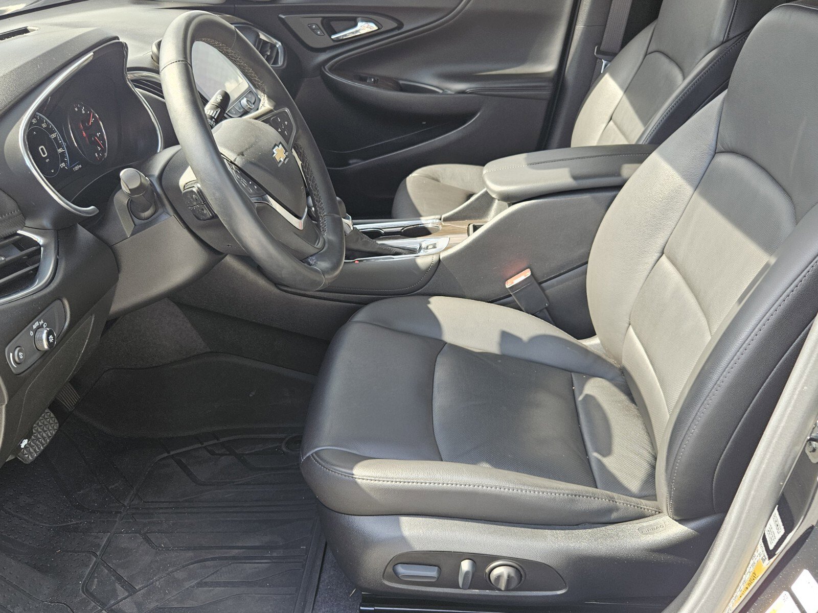 2023 Chevrolet Malibu 2LT photo 3