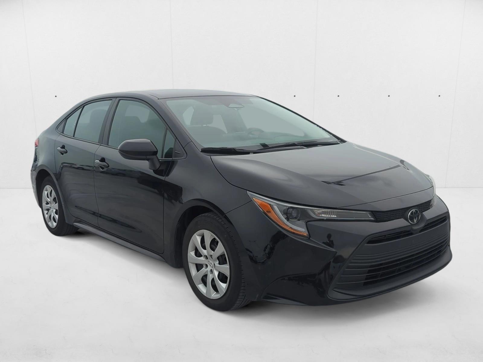 2023 Toyota Corolla LE photo 3