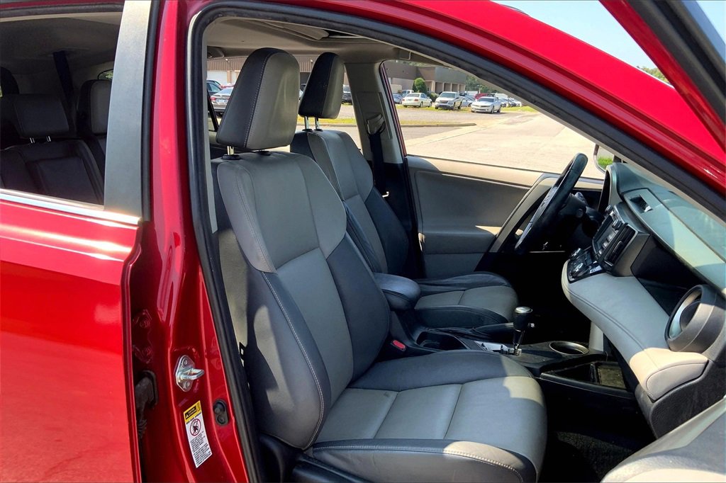 2013 Toyota RAV4 Limited photo 7