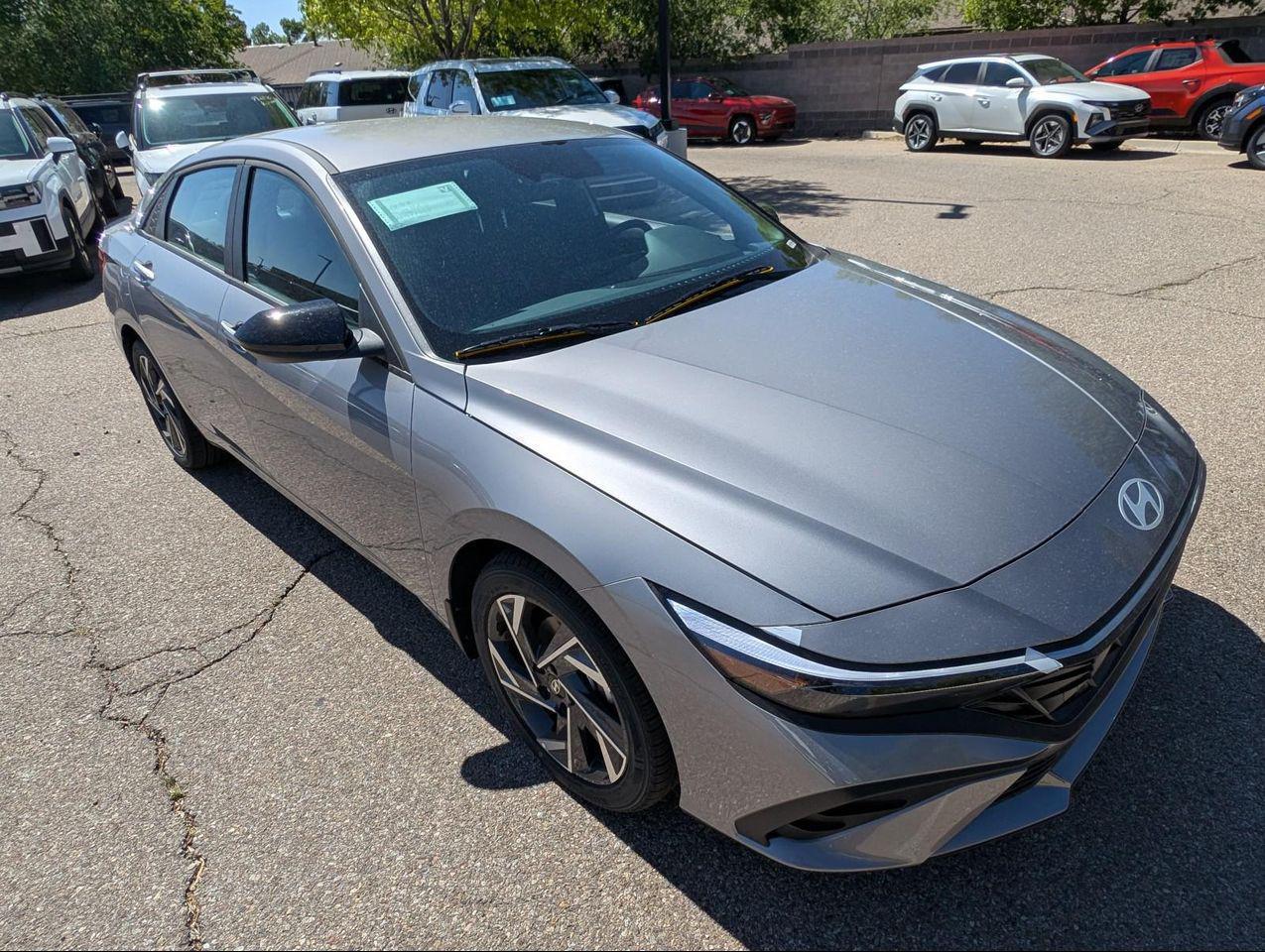 2025 Hyundai Elantra SEL Sport photo 8