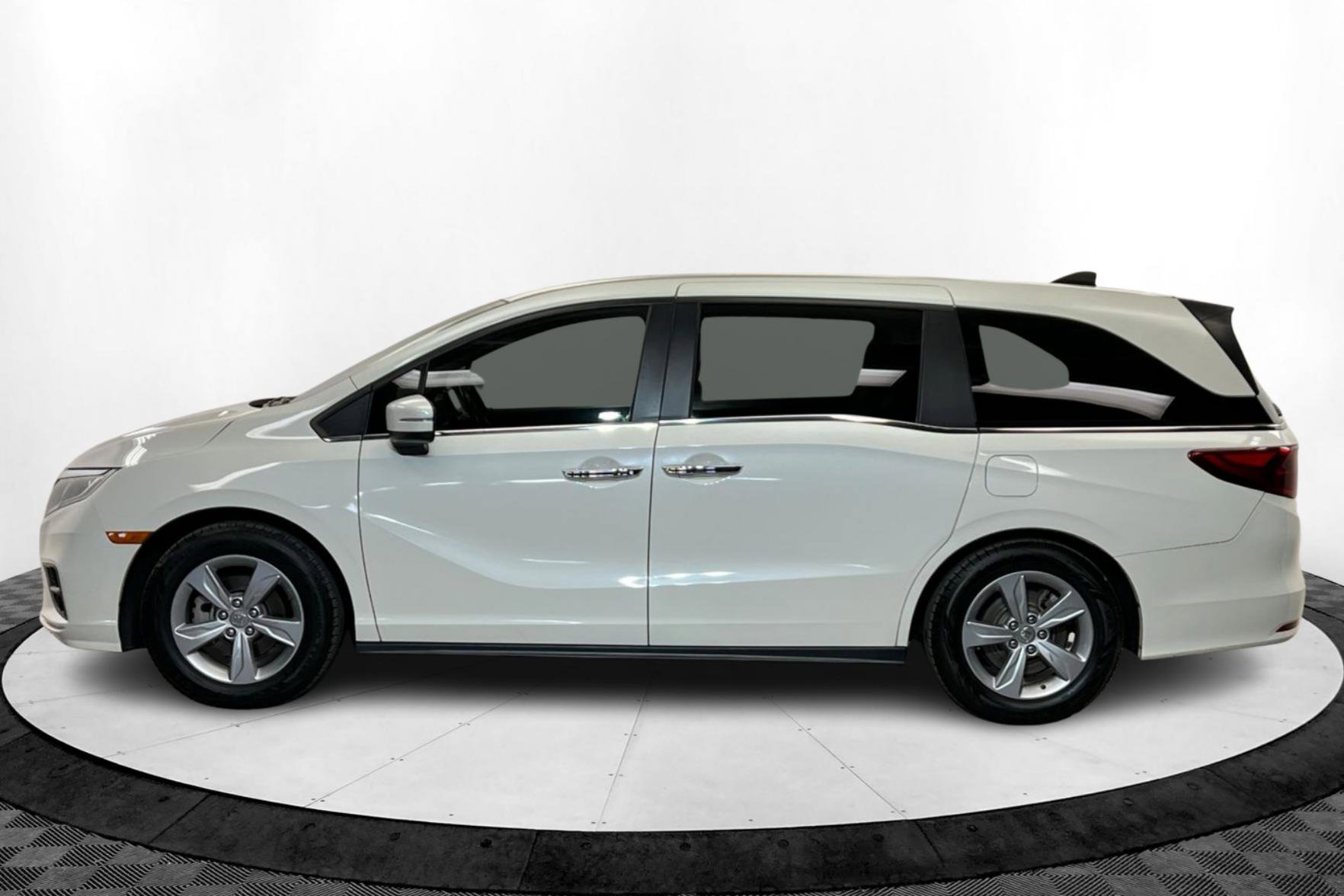 2019 Honda Odyssey EX photo 2