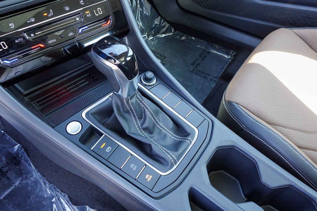 2025 Volkswagen Jetta 1.5T SEL photo 17