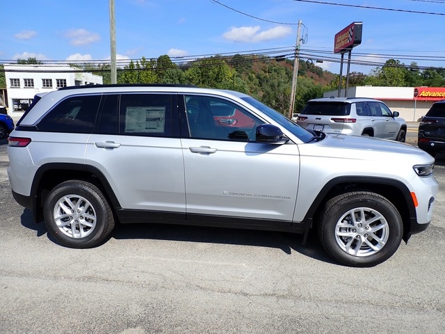 2025 Jeep Grand Cherokee Laredo X photo 6