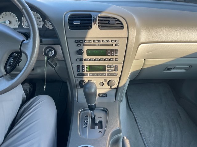 2004 Ford Thunderbird Base photo 17