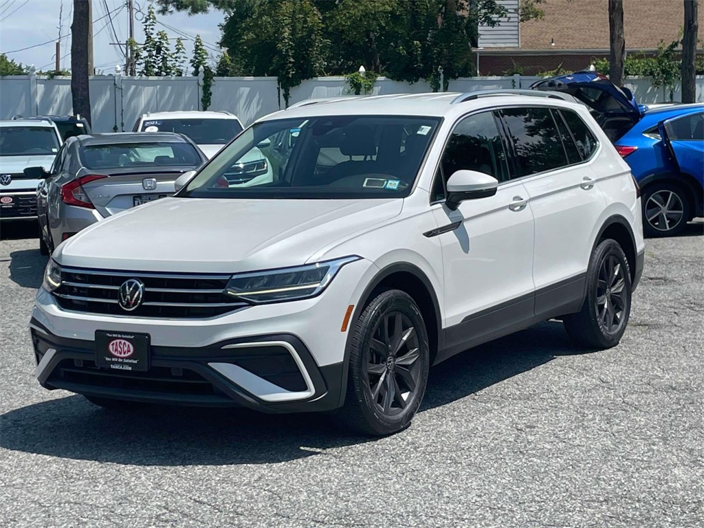 2023 Volkswagen Tiguan SE photo 3