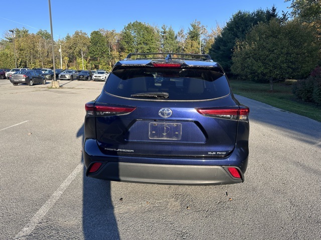 2022 Toyota Highlander XLE photo 4