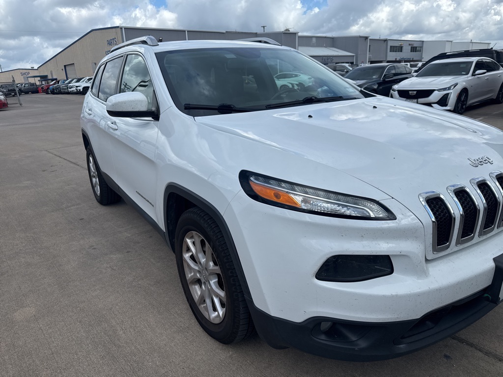 2015 Jeep Cherokee Latitude photo 2
