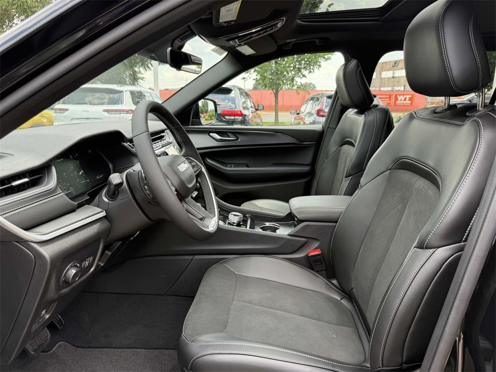 2025 Jeep Grand Cherokee Altitude X photo 13