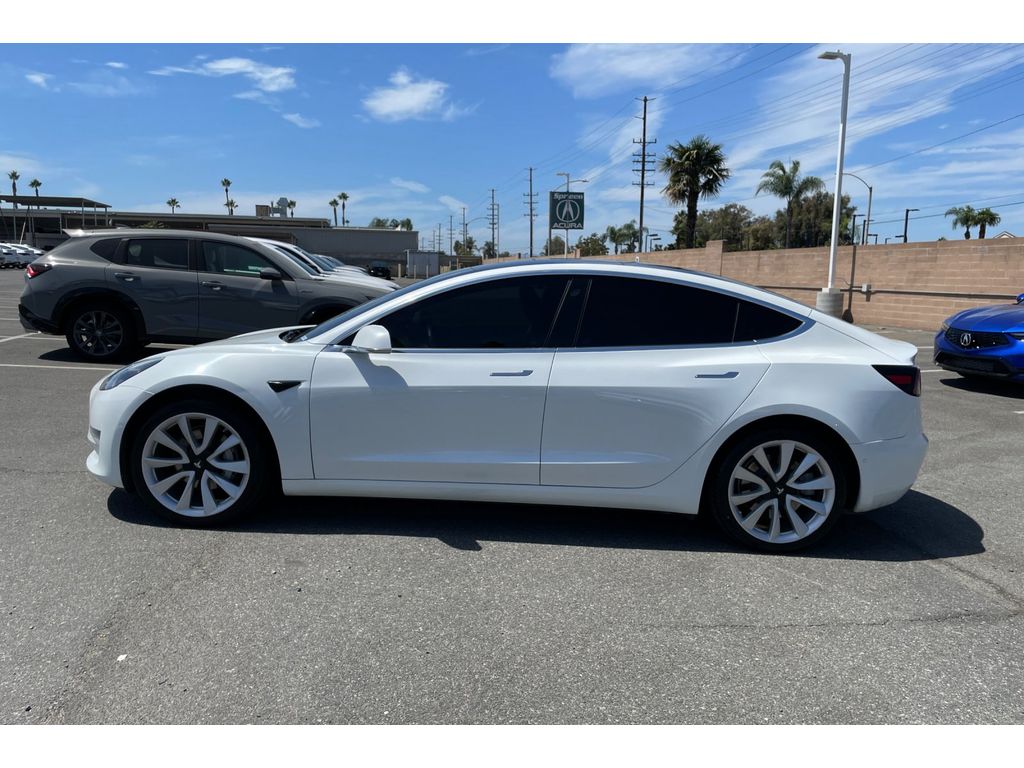 2020 Tesla Model 3 Standard Range photo 2