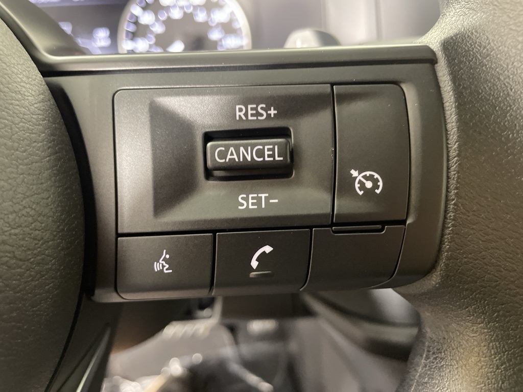 2025 Nissan Pathfinder S photo 23