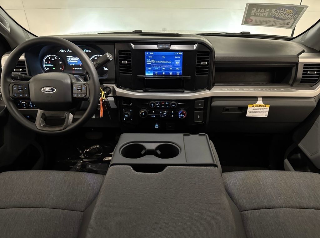 2025 Ford F-250 XL photo 4