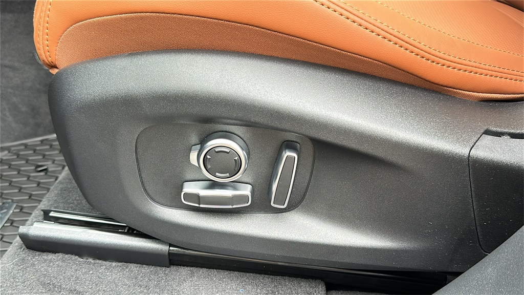 2026 Jaguar F-PACE P250 R-Dynamic S photo 11