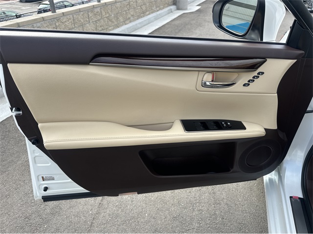 2017 Lexus ES 350 Luxury photo 13