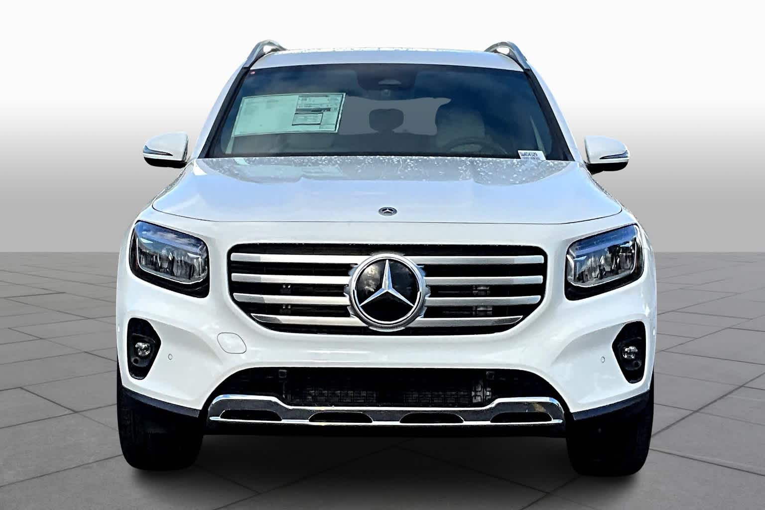 2025 Mercedes Benz GLB 250 photo 3