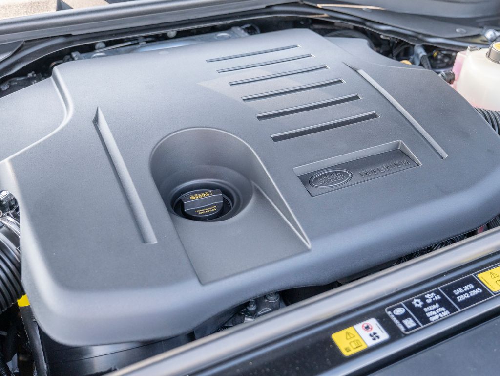 2025 Land Rover Range Rover Sport SE photo 22