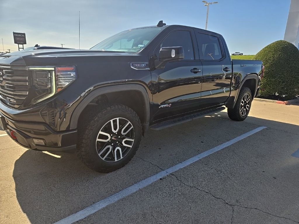 2022 GMC Sierra 1500 AT4's photo