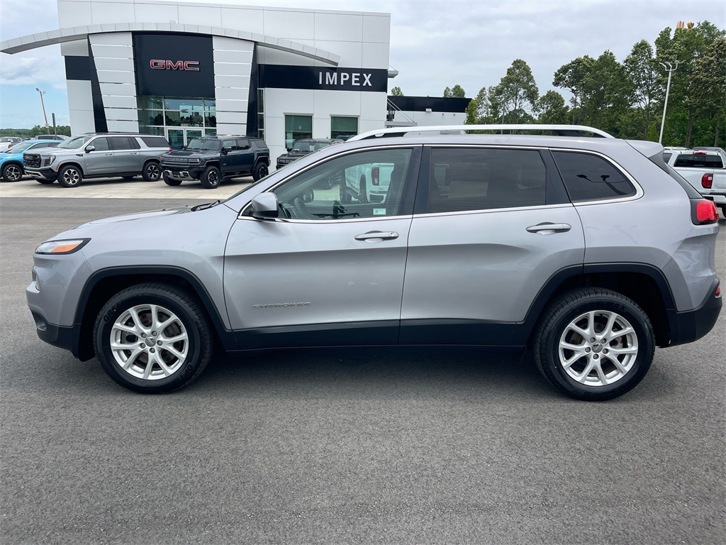 2018 Jeep Cherokee Latitude photo 2