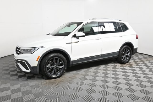 2023 Volkswagen Tiguan SE photo 2