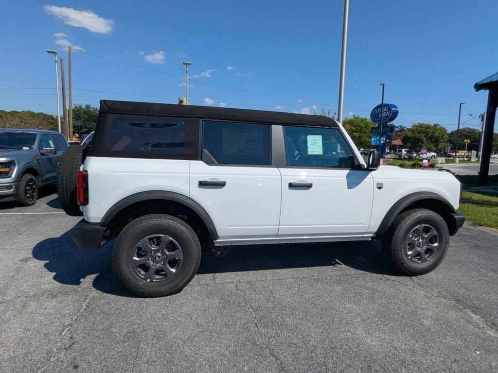 2025 Ford Bronco Big Bend photo 2