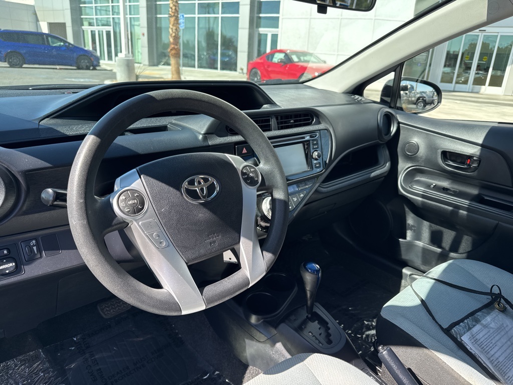 2015 Toyota Prius C One photo 13