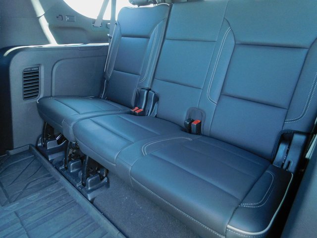 2024 Chevrolet Suburban Premier photo 18