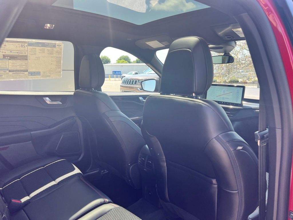 2025 Ford Escape ST-Line photo 21