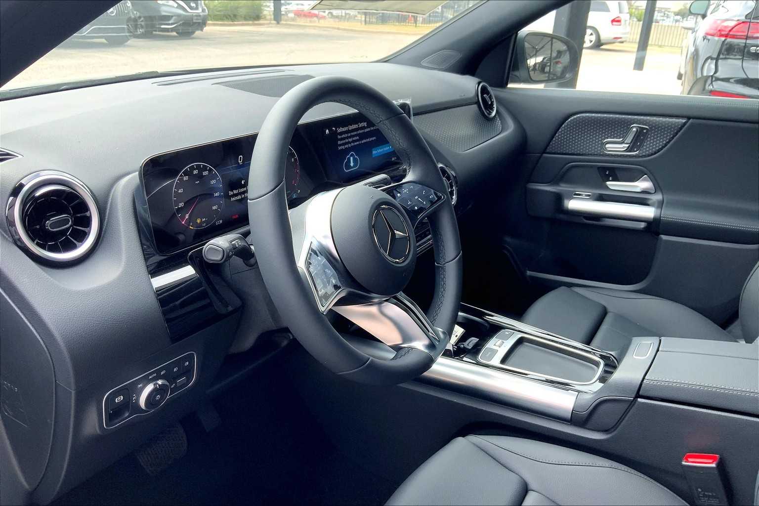 2025 Mercedes Benz GLA 250 photo 9