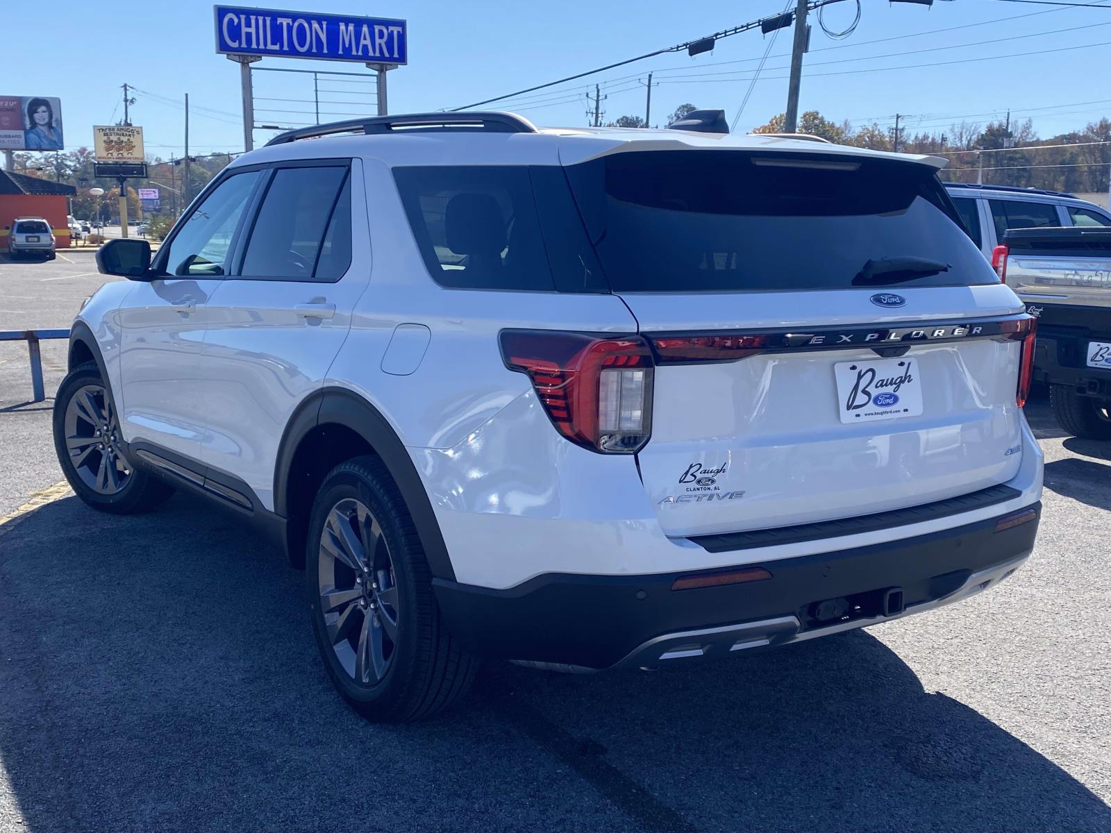 2026 Ford Explorer photo 4