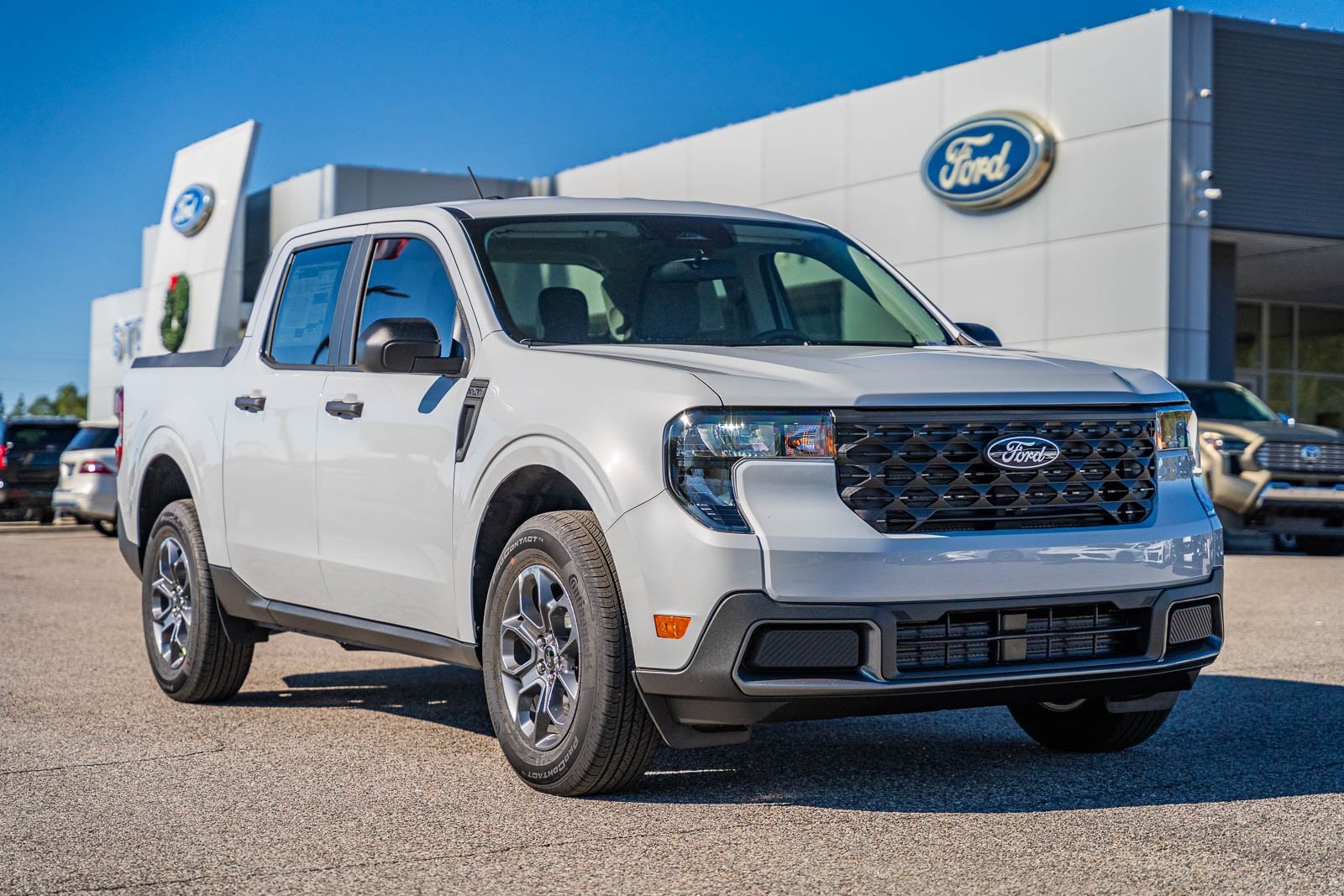 2025 Ford Maverick XLT's photo