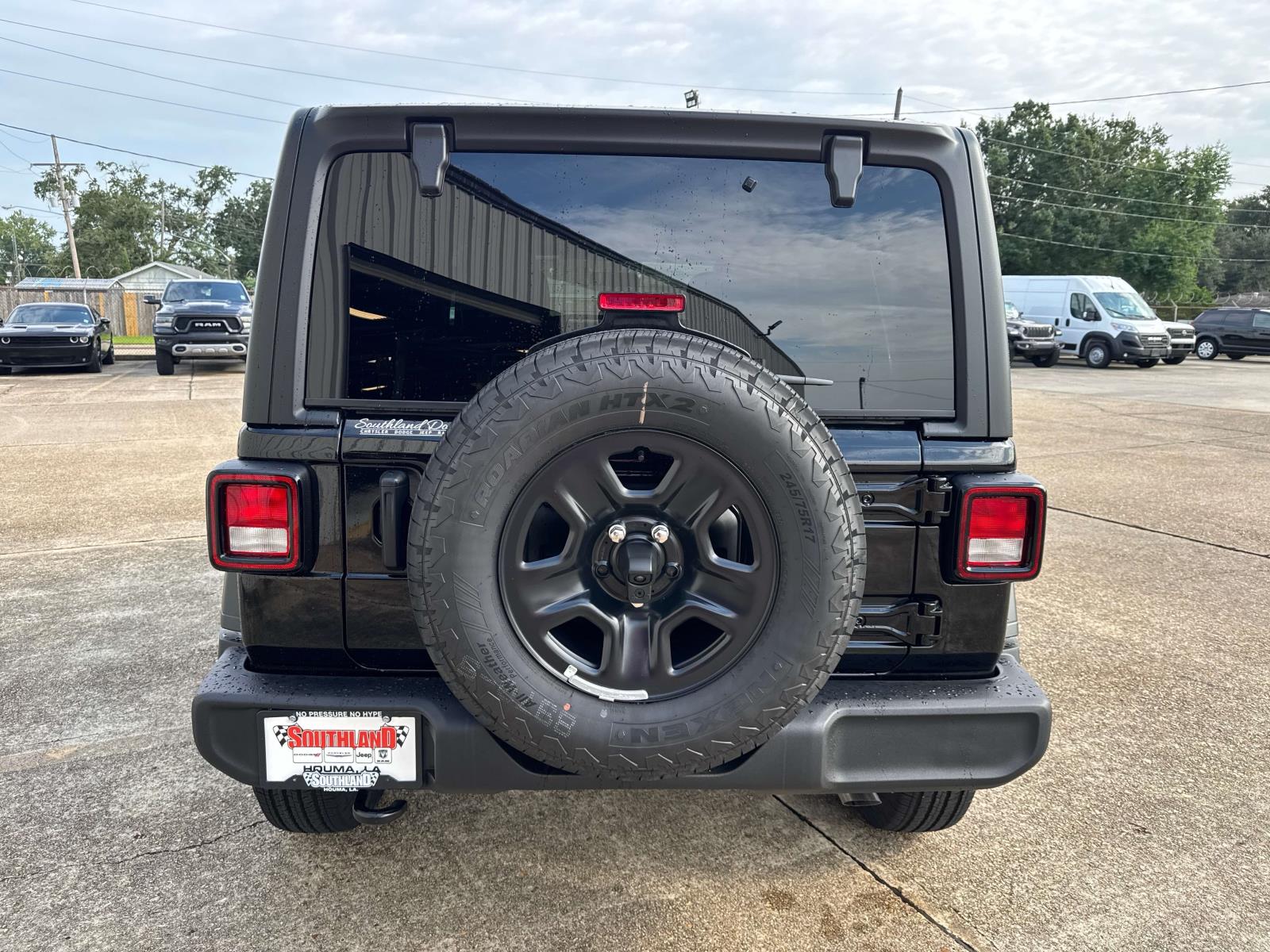 2025 Jeep Wrangler Sport photo 4