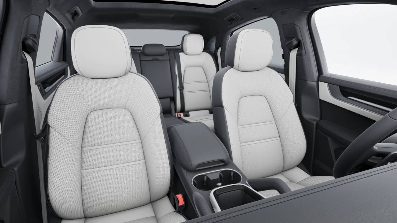 2026 Porsche Cayenne Turbo E-Hybrid Coupe photo 11