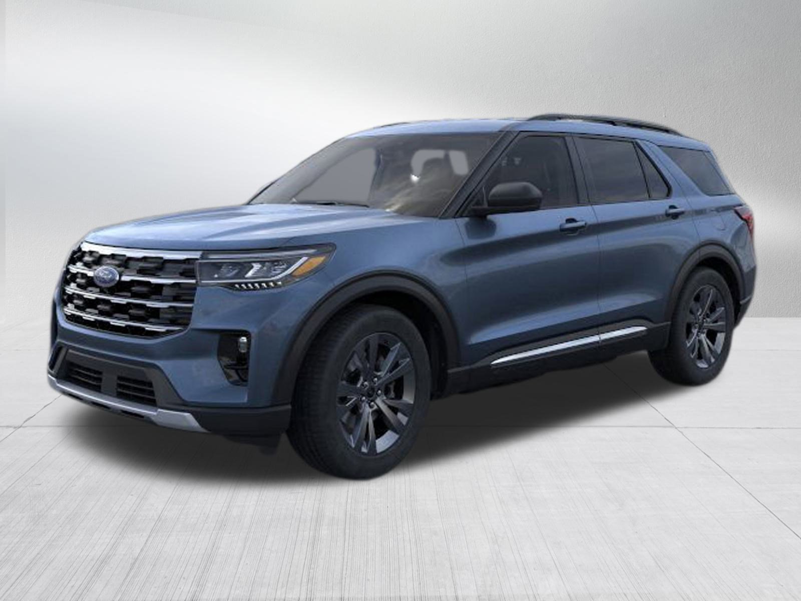 2025 Ford Explorer photo 3