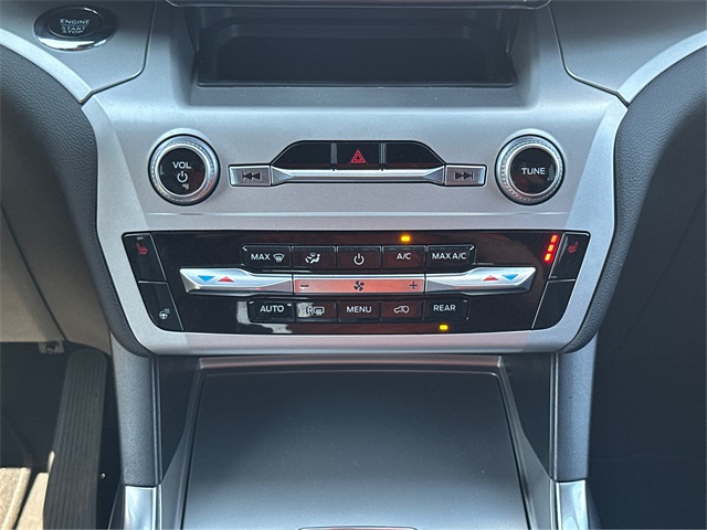 2022 Ford Explorer XLT photo 24